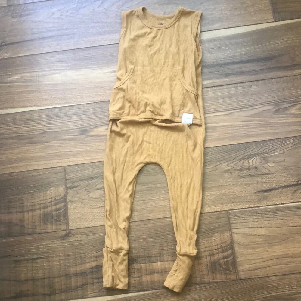 EUC Ready Set Romper - Picture 1 of 4